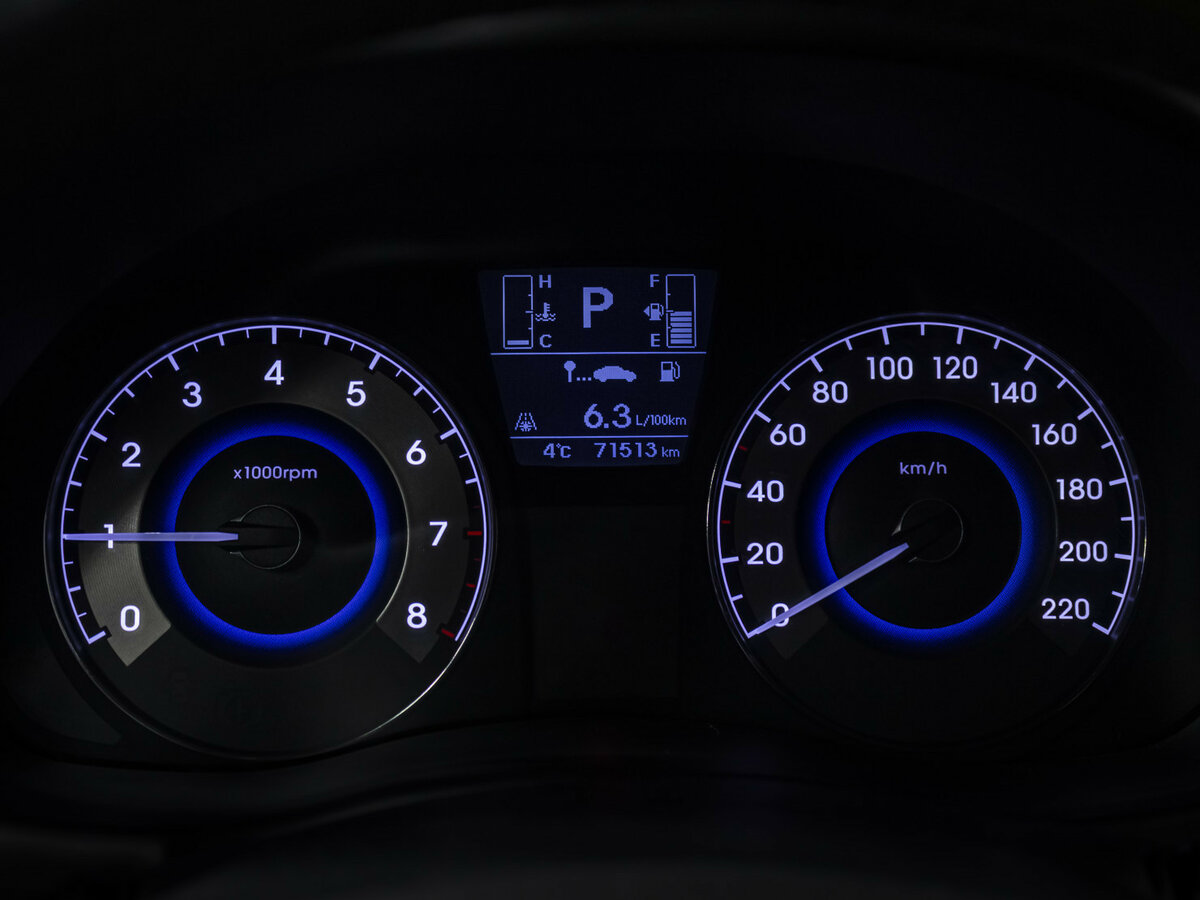 Hyundai Solaris с пробегом — 2015 год. Фото: #10