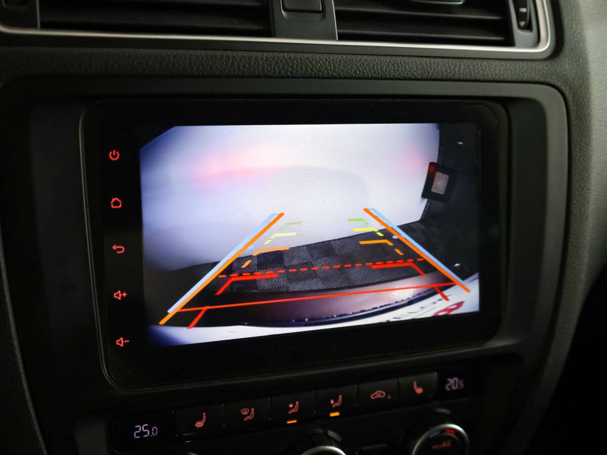 Volkswagen Jetta с пробегом — 2014 год. Фото: #13