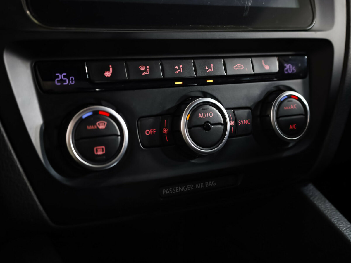 Volkswagen Jetta с пробегом — 2014 год. Фото: #14