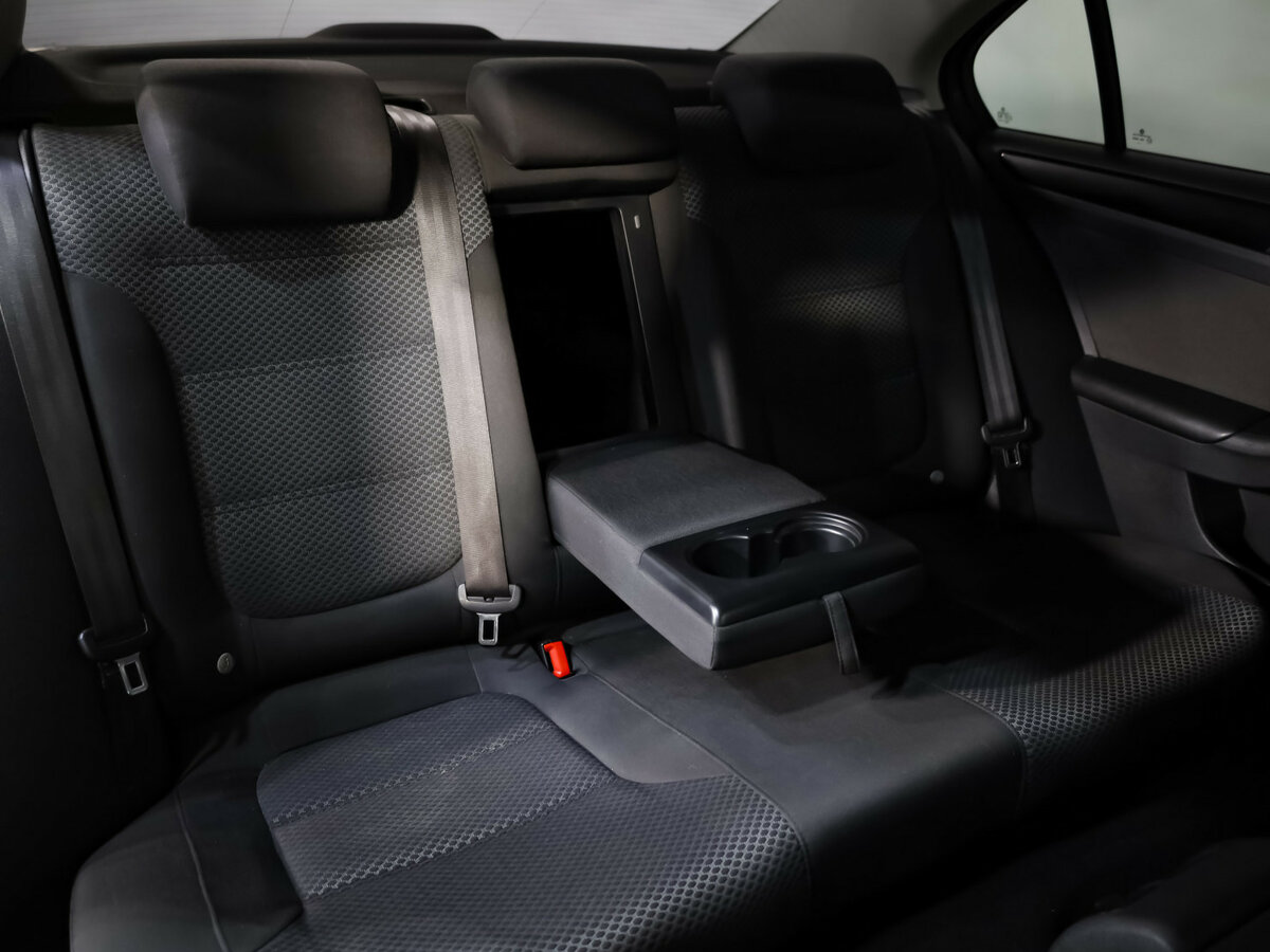 Volkswagen Jetta с пробегом — 2014 год. Фото: #18