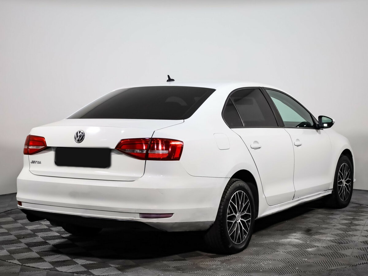 Volkswagen Jetta с пробегом — 2015 год. Фото: #3