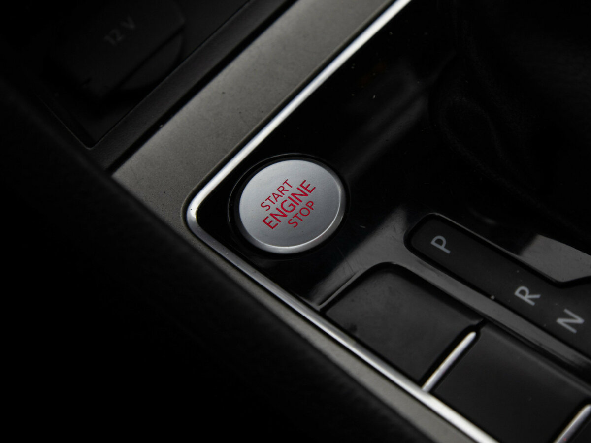 Volkswagen Passat с пробегом — 2020 год. Фото: #10