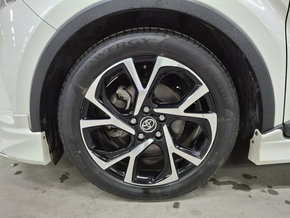 Toyota C-HR с пробегом — 2019 год. Фото: #17