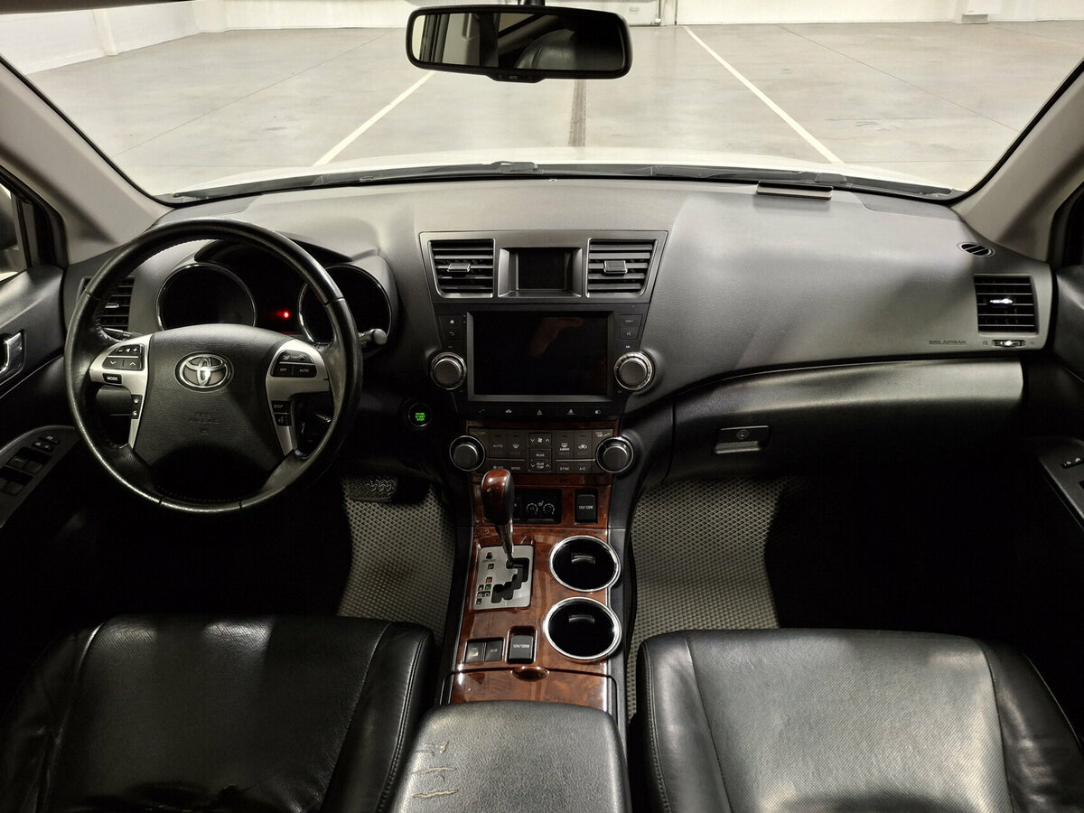 Toyota Highlander с пробегом — 2012 год. Фото: #13