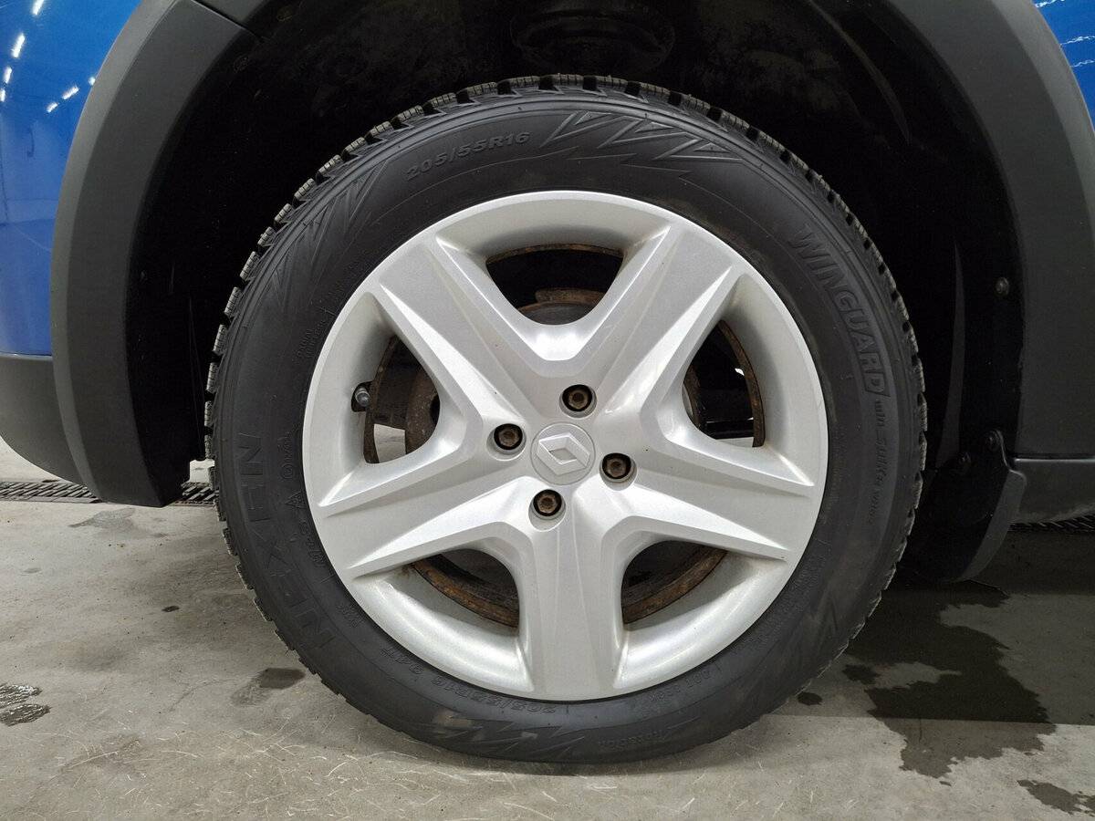 Renault Sandero с пробегом — 2016 год. Фото: #17