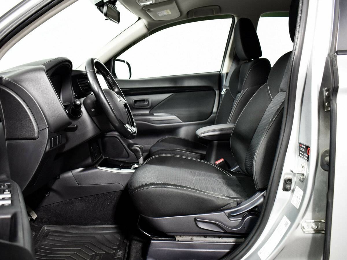 Mitsubishi Outlander с пробегом — 2018 год. Фото: #7