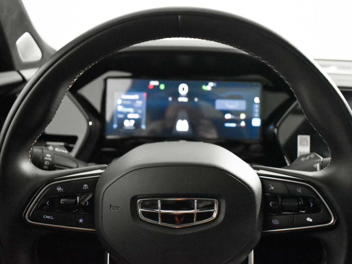 Geely Monjaro с пробегом — 2023 год. Фото: #15