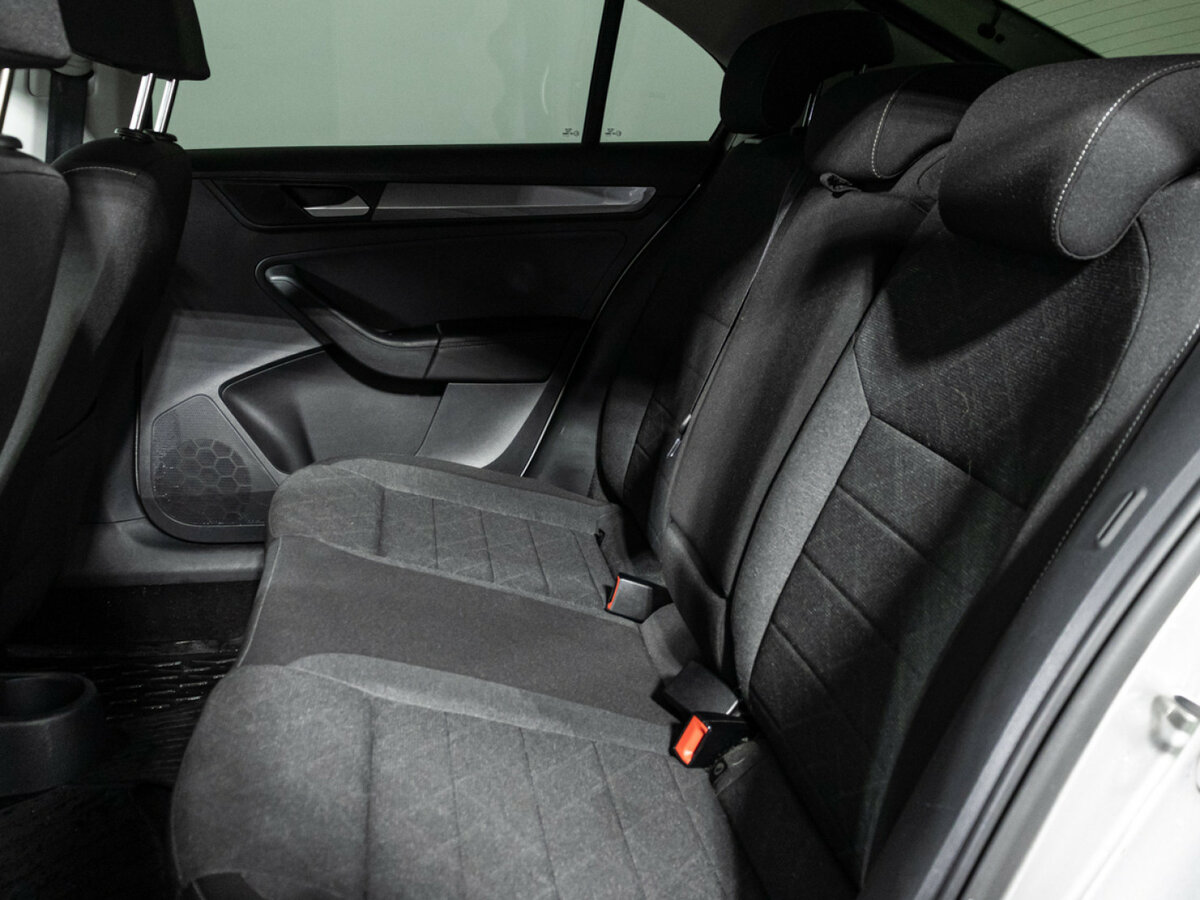 Volkswagen Polo с пробегом — 2021 год. Фото: #9