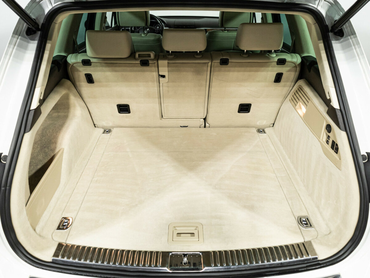 Volkswagen Touareg с пробегом — 2013 год. Фото: #21