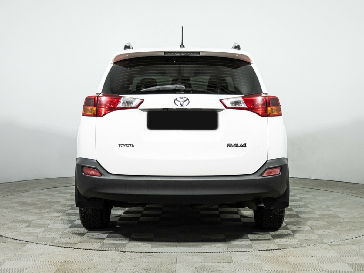 Toyota RAV4 с пробегом — 2014 год. Фото: #4