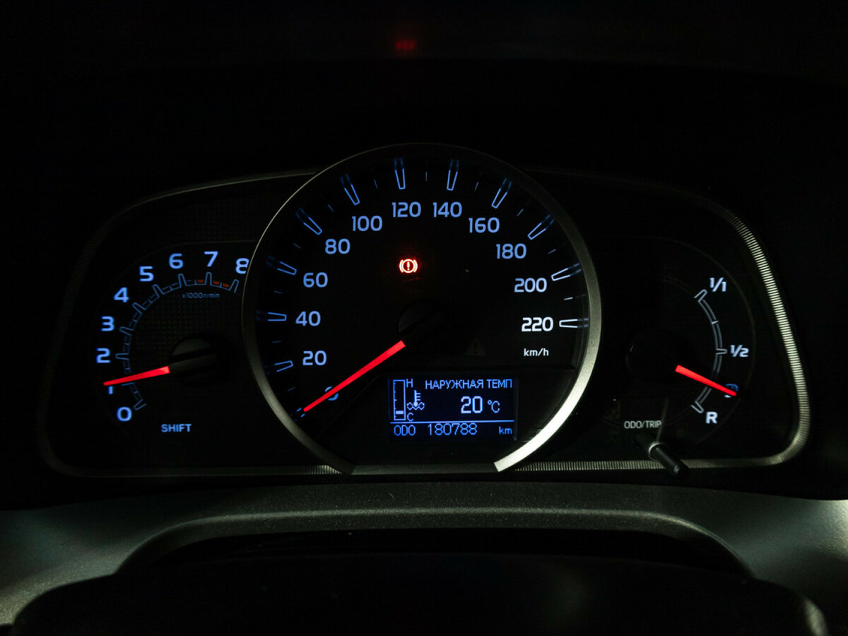 Toyota RAV4 с пробегом — 2014 год. Фото: #9