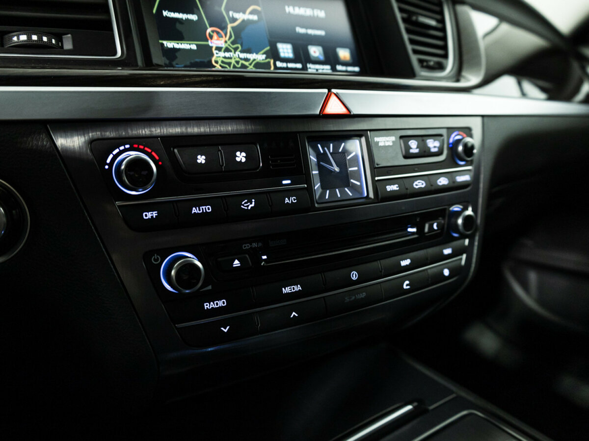 Hyundai Genesis с пробегом — 2015 год. Фото: #20