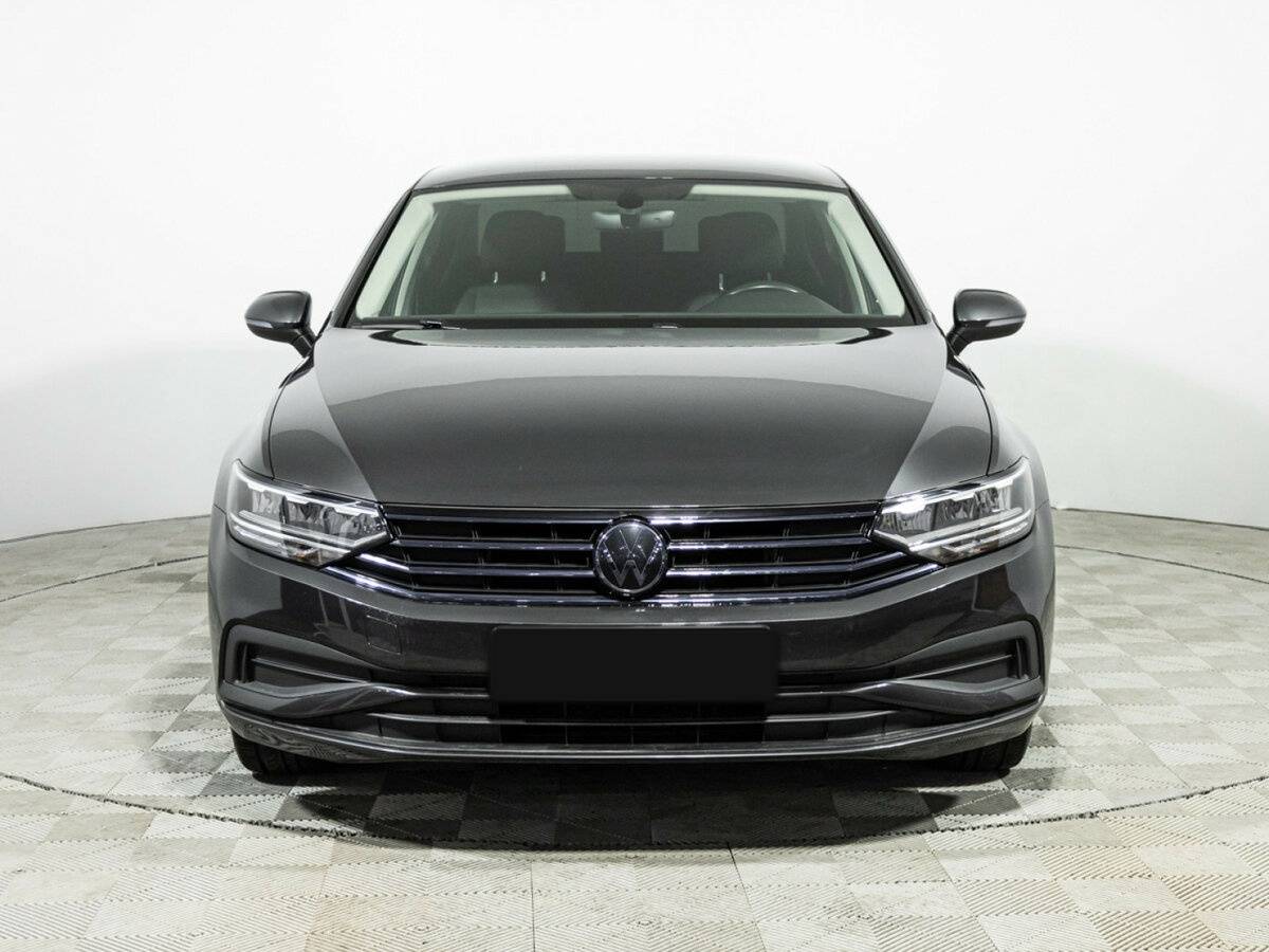 Volkswagen Passat с пробегом — 2021 год. Фото: #1