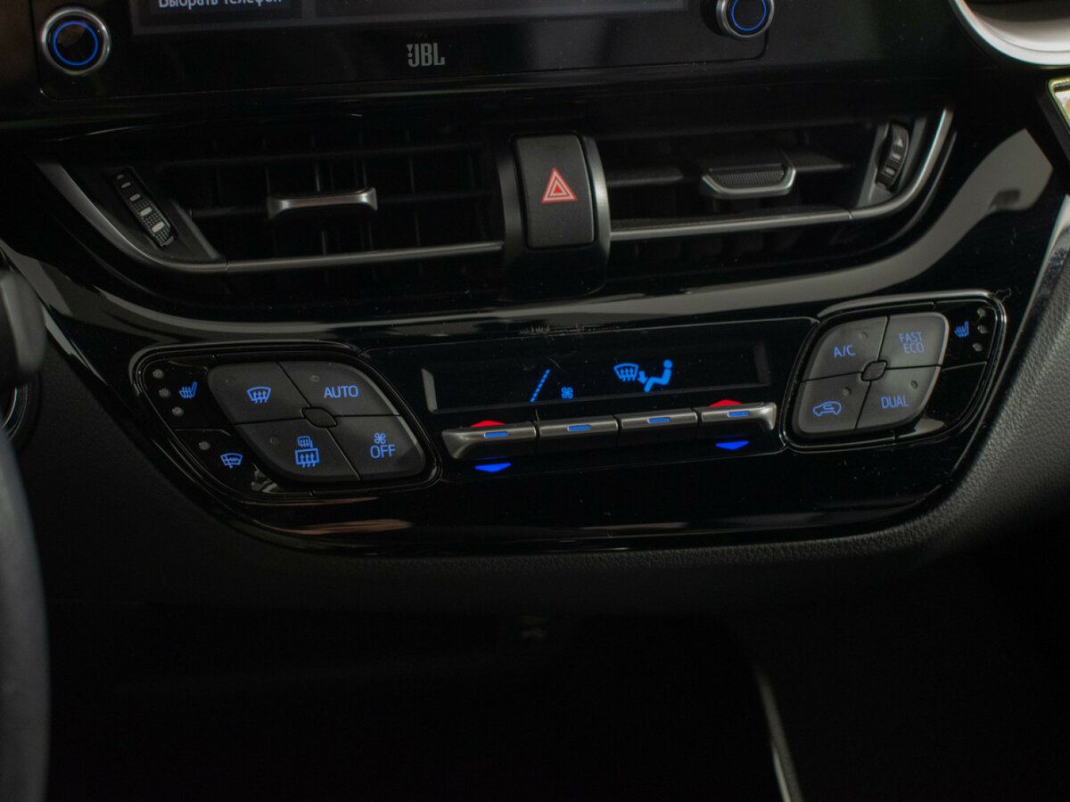 Toyota C-HR с пробегом — 2020 год. Фото: #14