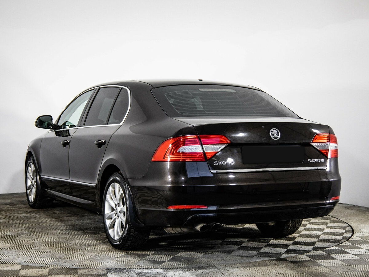 Skoda Superb с пробегом — 2014 год. Фото: #5