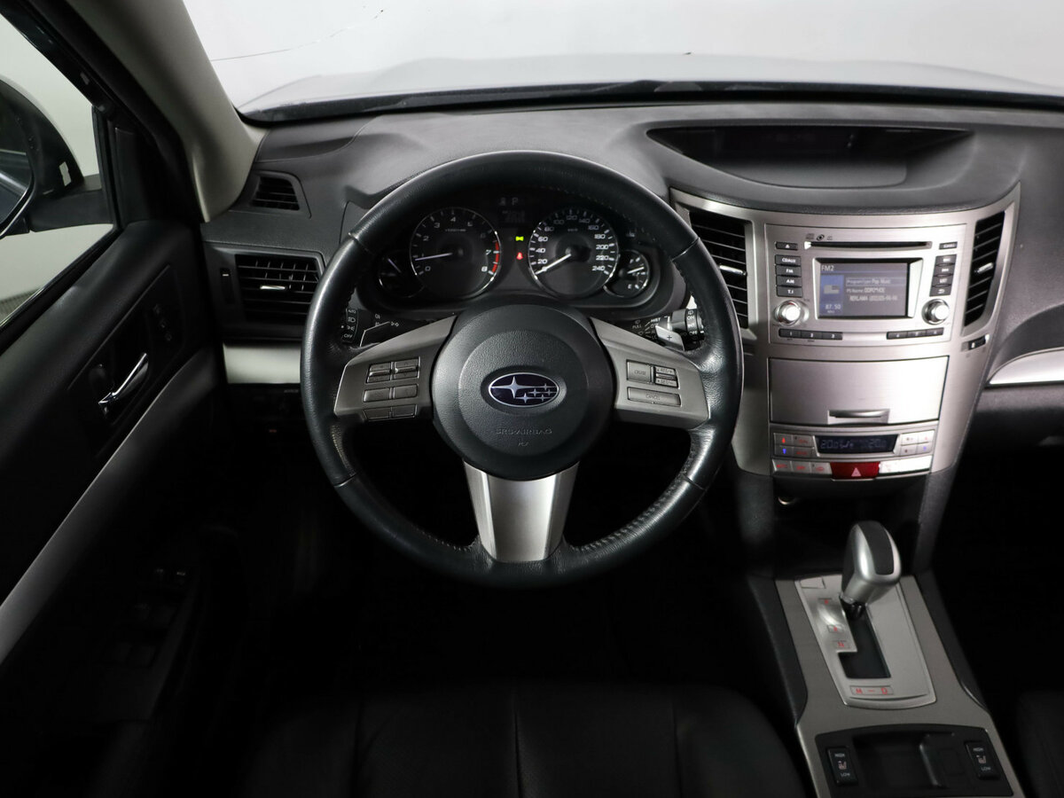 Subaru Outback с пробегом — 2012 год. Фото: #18