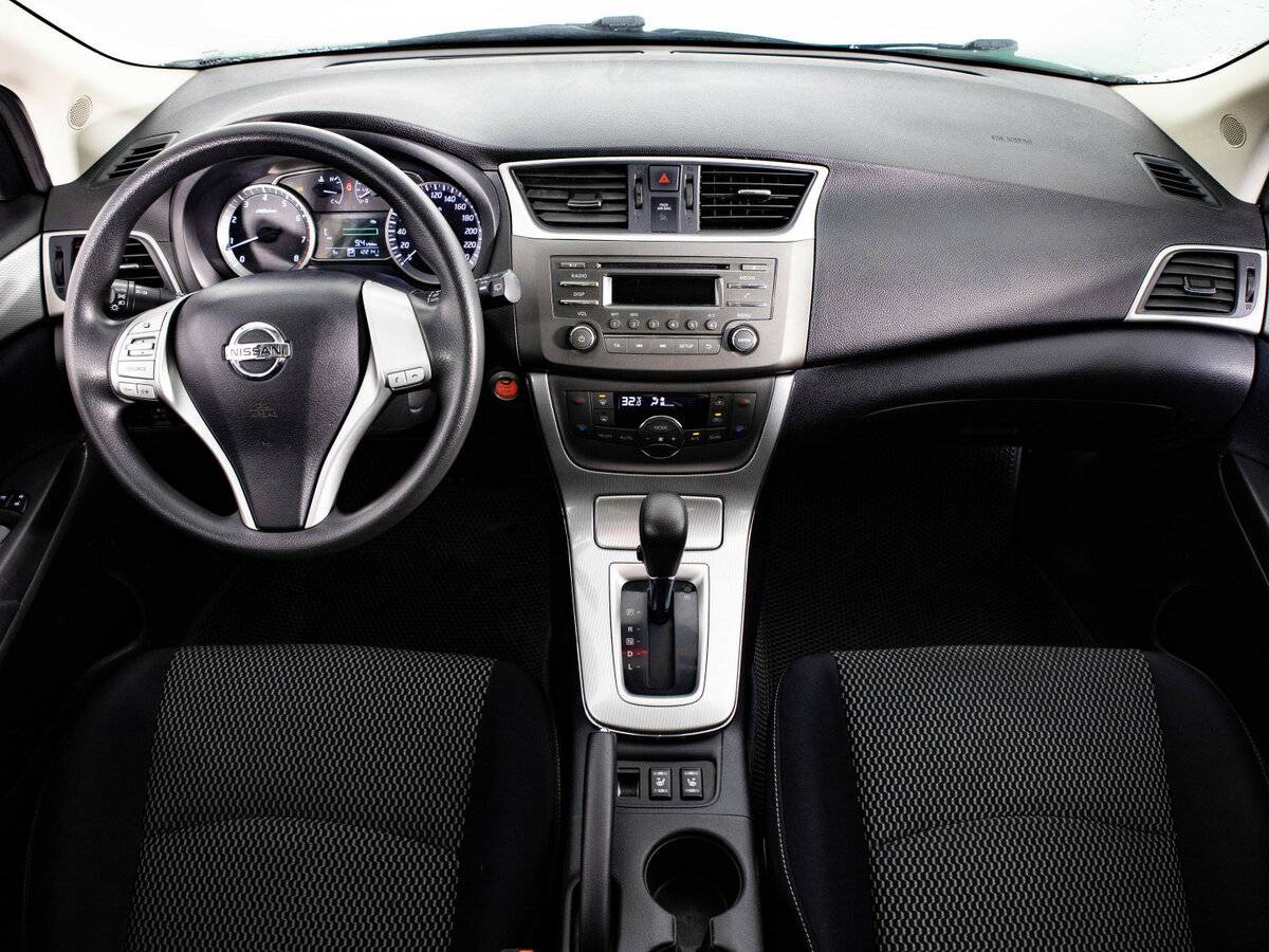 Nissan Tiida с пробегом — 2015 год. Фото: #7