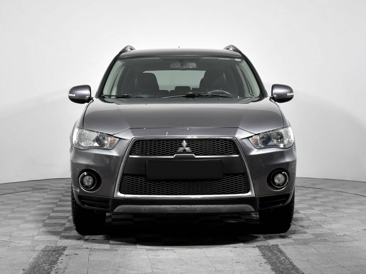 Mitsubishi Outlander с пробегом — 2012 год. Фото: #1