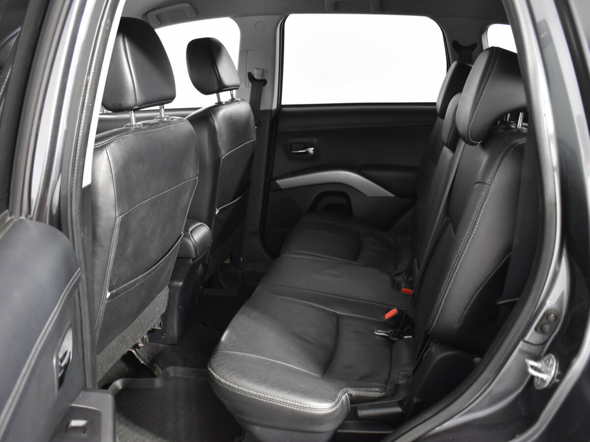 Mitsubishi Outlander с пробегом — 2012 год. Фото: #9