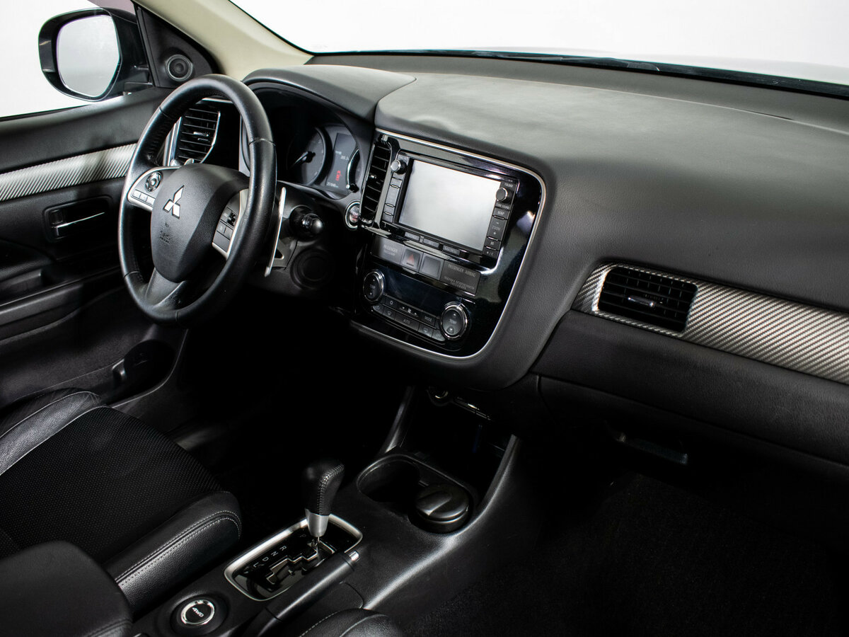 Mitsubishi Outlander с пробегом — 2013 год. Фото: #9