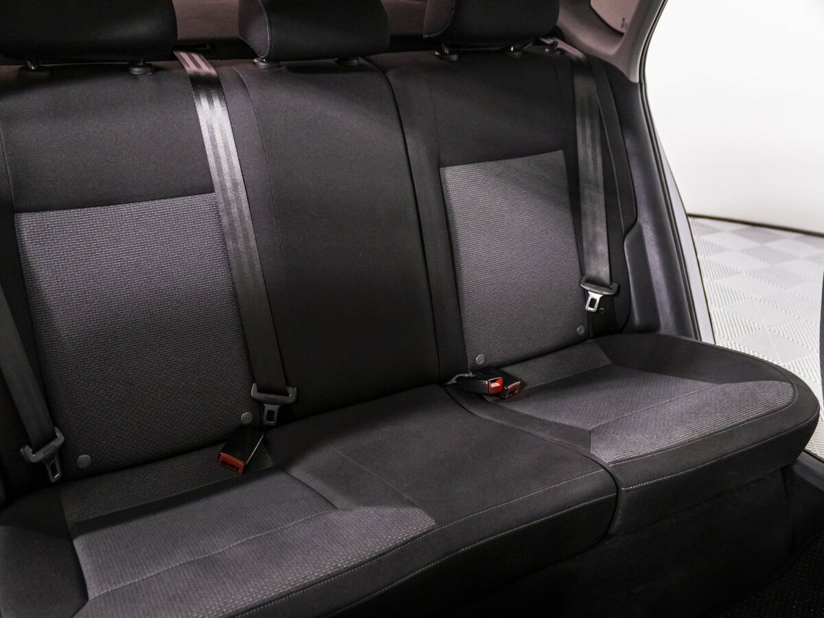 Volkswagen Polo с пробегом — 2018 год. Фото: #9