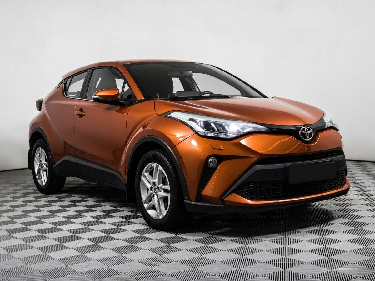 Toyota C-HR с пробегом — 2019 год. Фото: #2