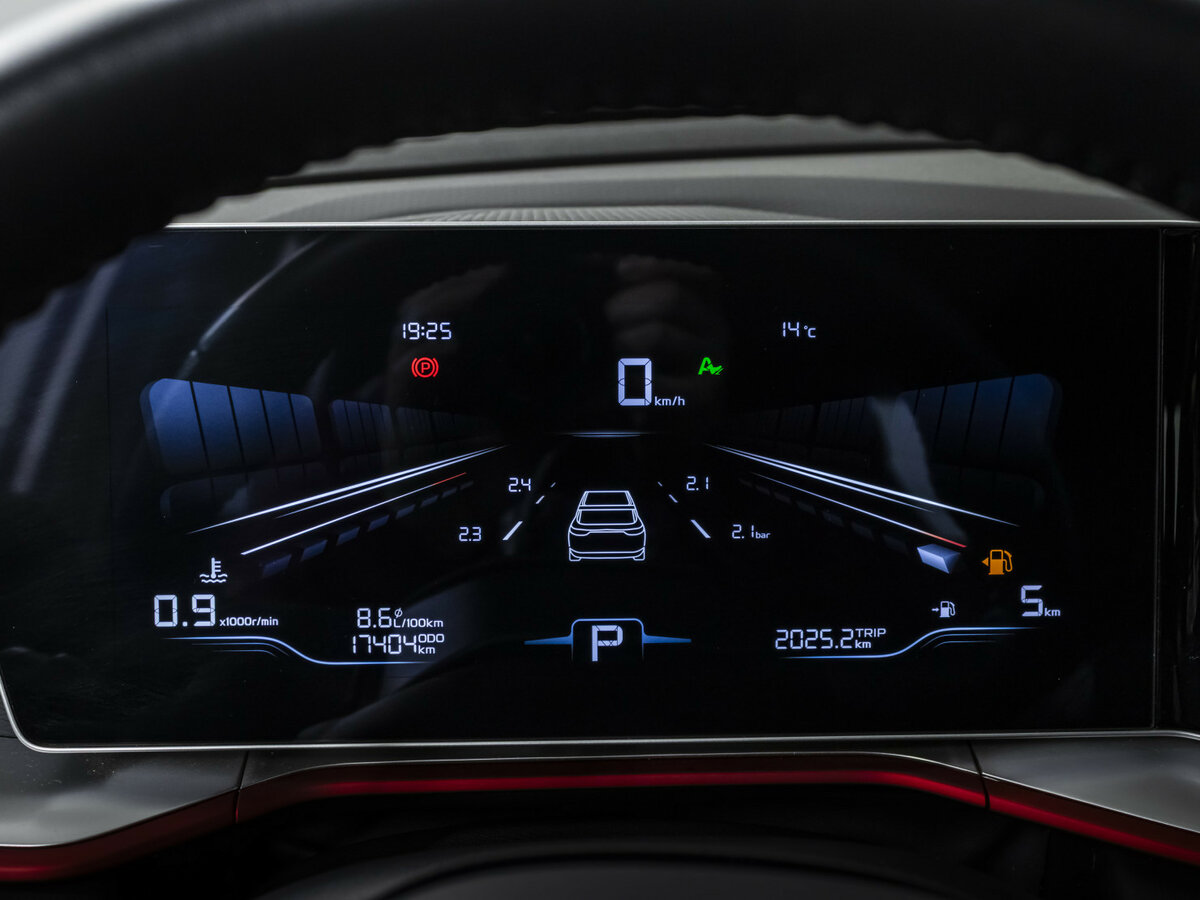 Geely Coolray с пробегом — 2023 год. Фото: #9