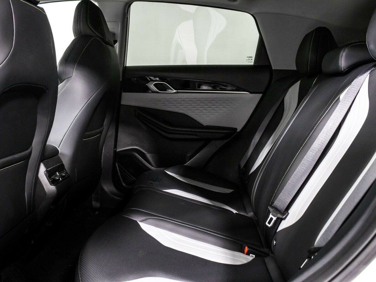 Geely Coolray с пробегом — 2023 год. Фото: #10