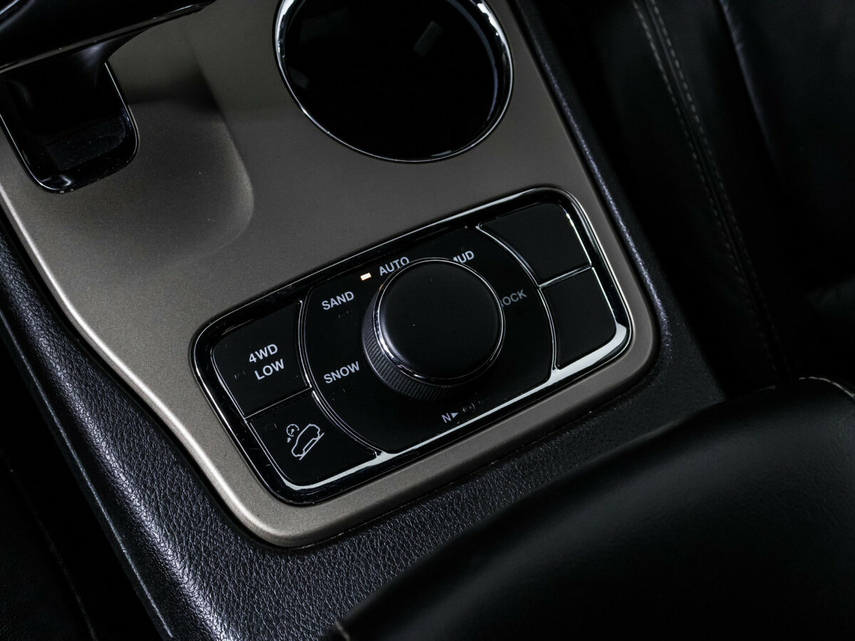 Jeep Grand Cherokee с пробегом — 2014 год. Фото: #16