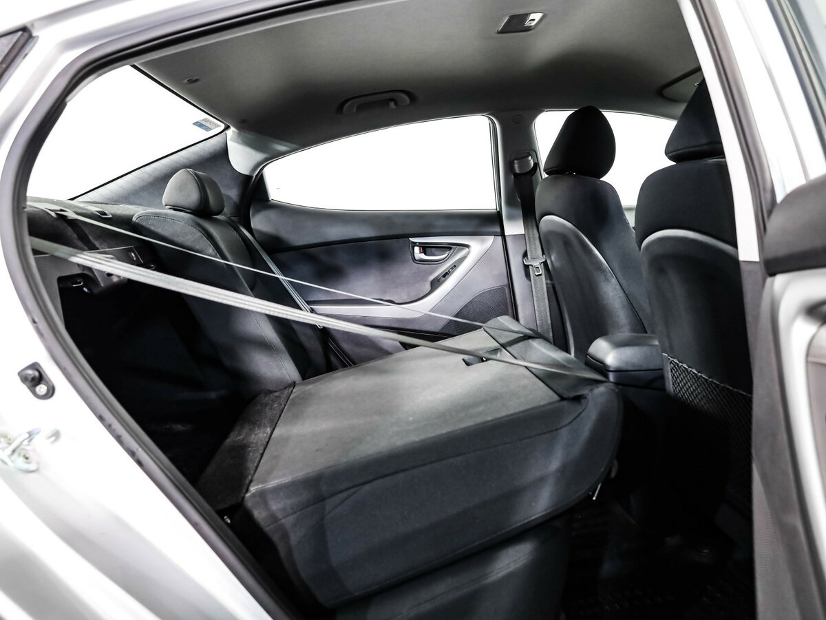 Hyundai Elantra с пробегом — 2015 год. Фото: #16