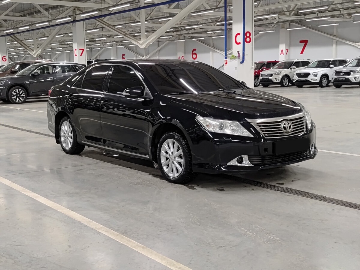 Toyota Camry с пробегом — 2014 год. Фото: #2