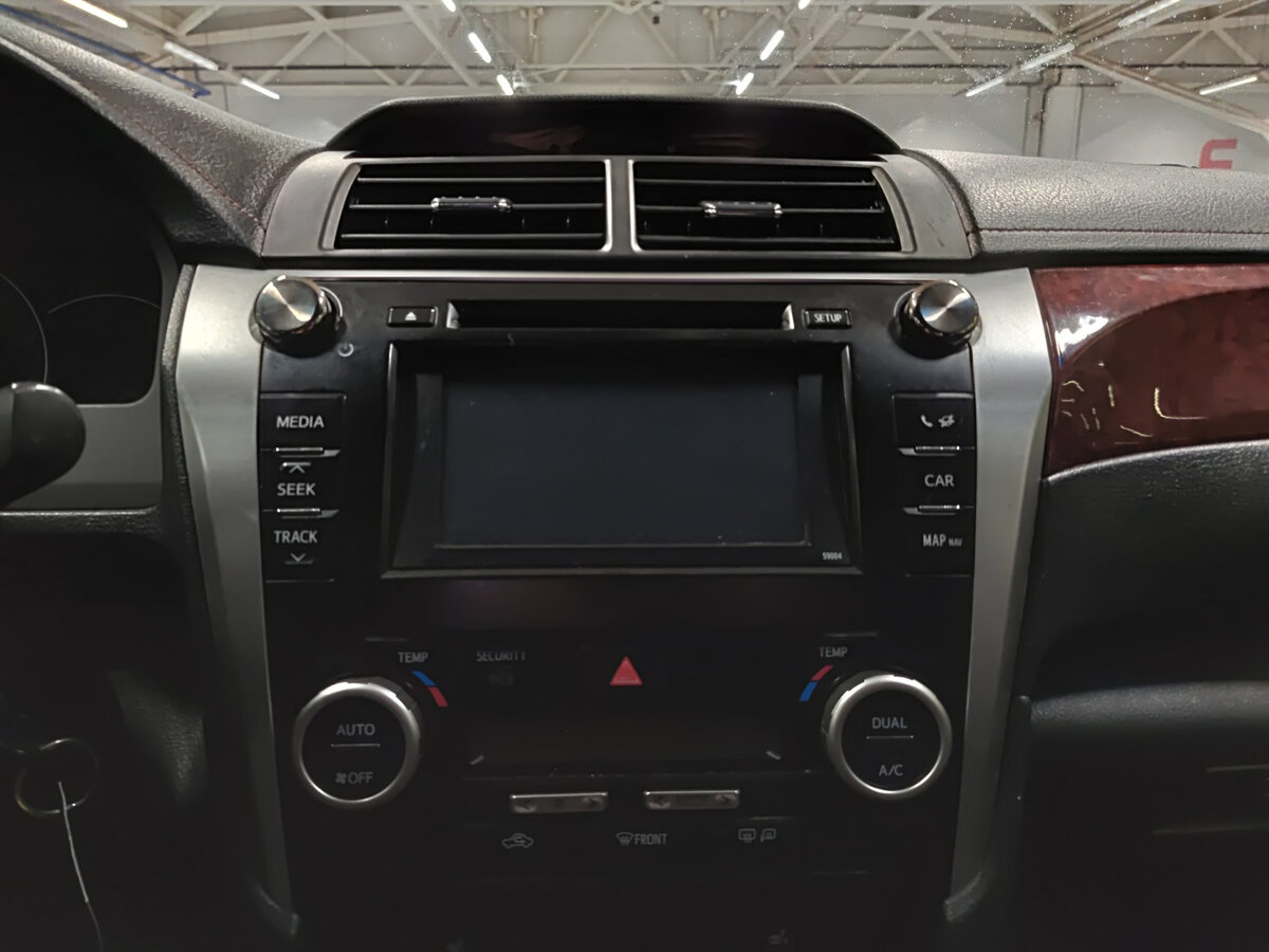 Toyota Camry с пробегом — 2014 год. Фото: #14