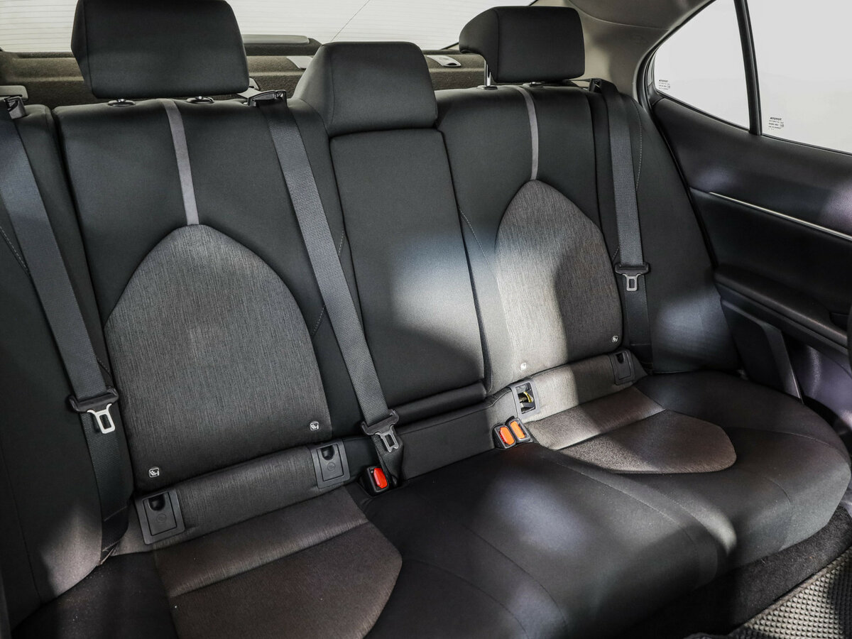 Toyota Camry с пробегом — 2021 год. Фото: #12