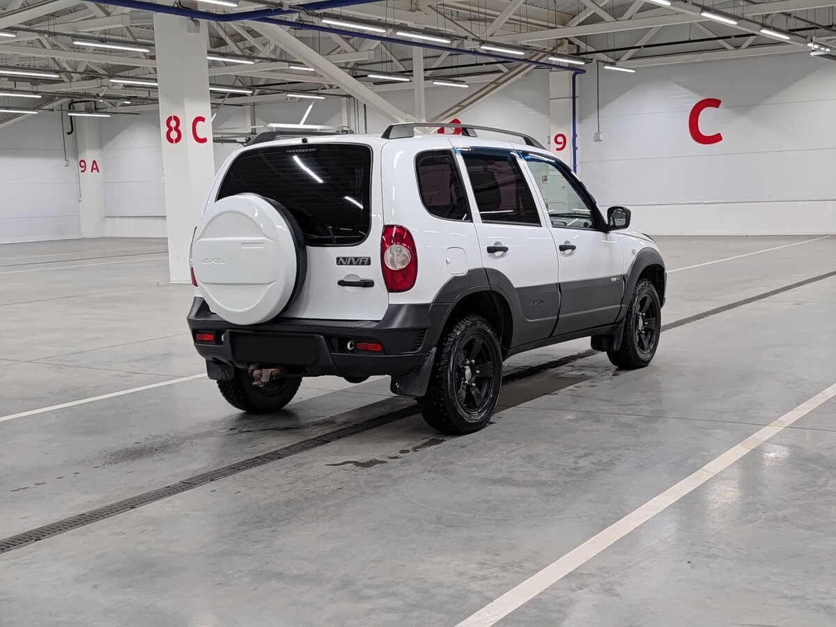 Chevrolet Niva с пробегом — 2017 год. Фото: #4