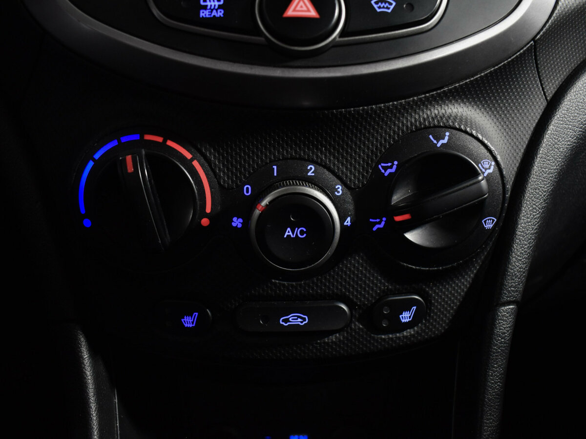 Hyundai Solaris с пробегом — 2016 год. Фото: #13