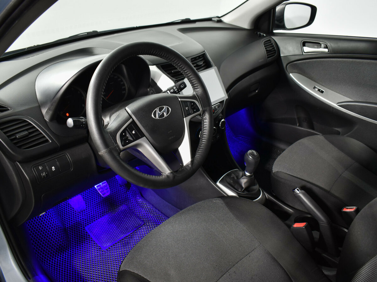 Hyundai Solaris с пробегом — 2014 год. Фото: #8