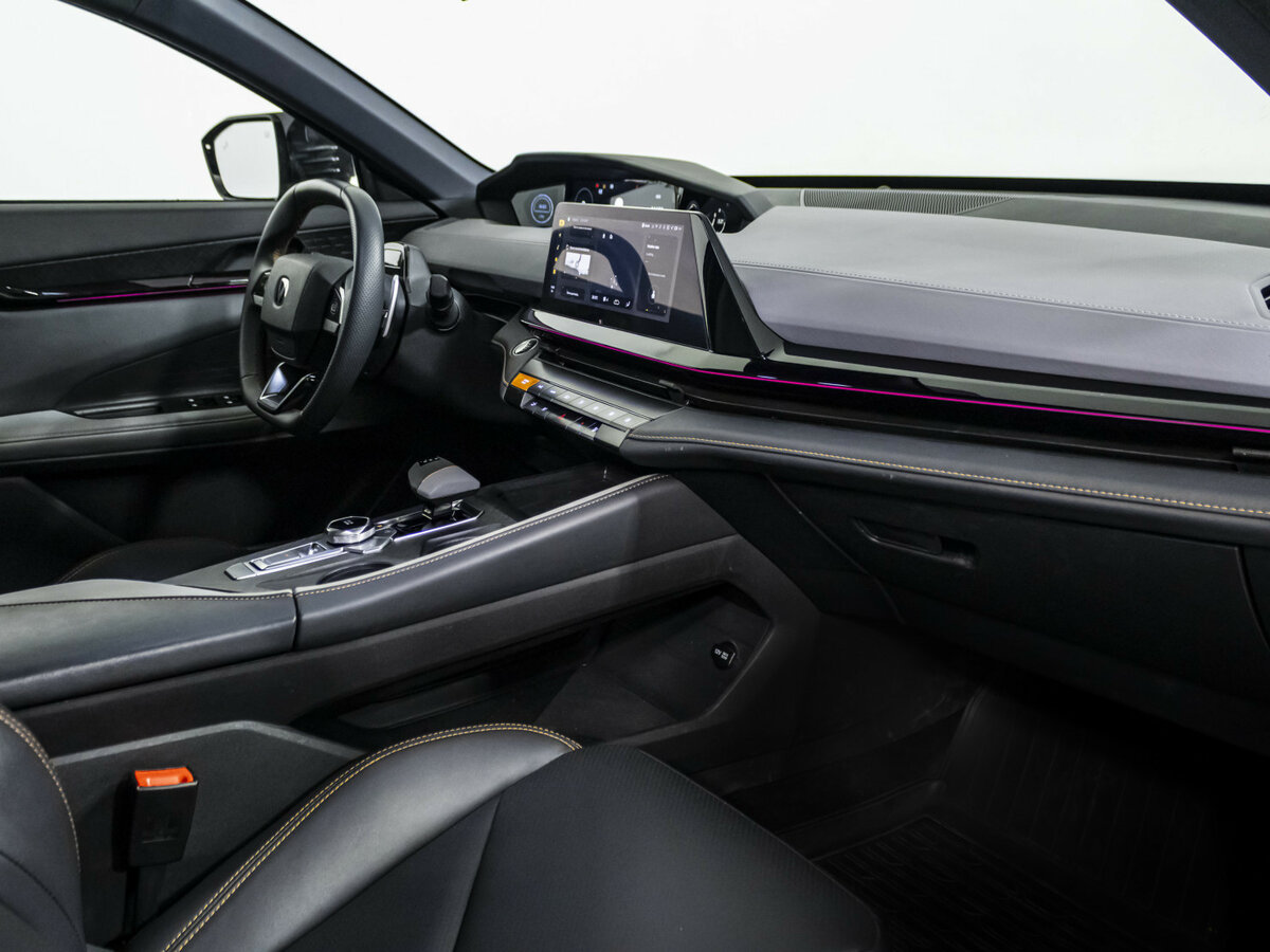 Changan UNI-V с пробегом — 2023 год. Фото: #8