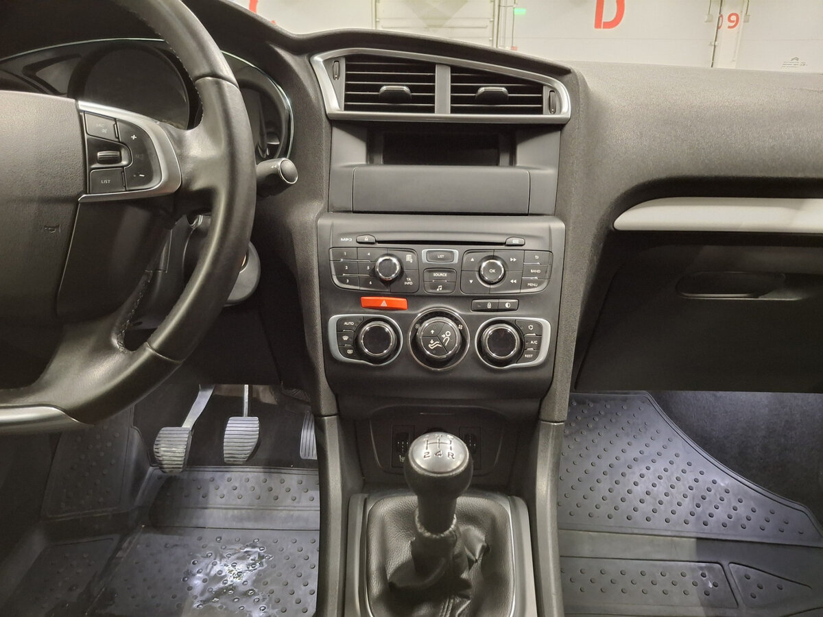 Citroen C4 с пробегом — 2013 год. Фото: #14