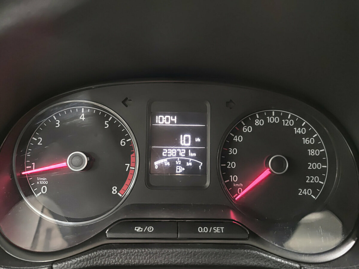 Volkswagen Polo с пробегом — 2017 год. Фото: #12