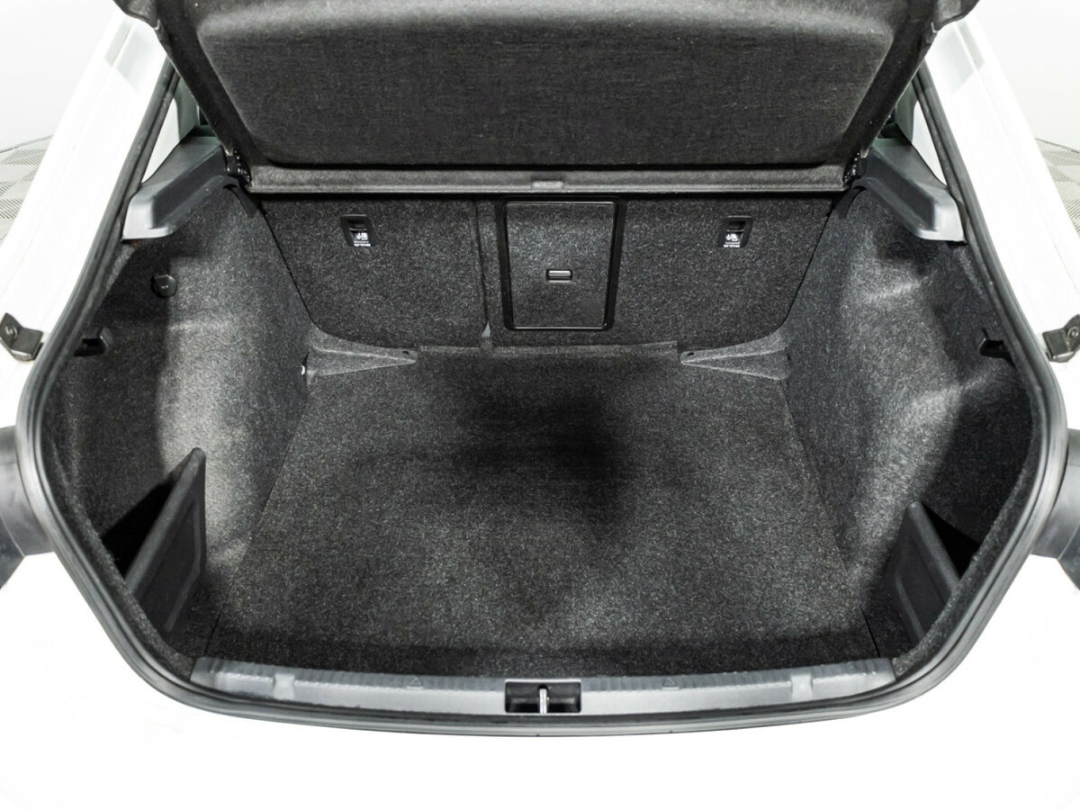 Skoda Rapid с пробегом — 2021 год. Фото: #14