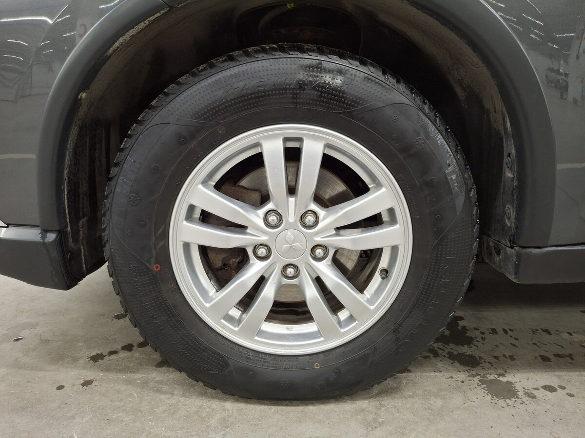 Mitsubishi Outlander с пробегом — 2015 год. Фото: #16