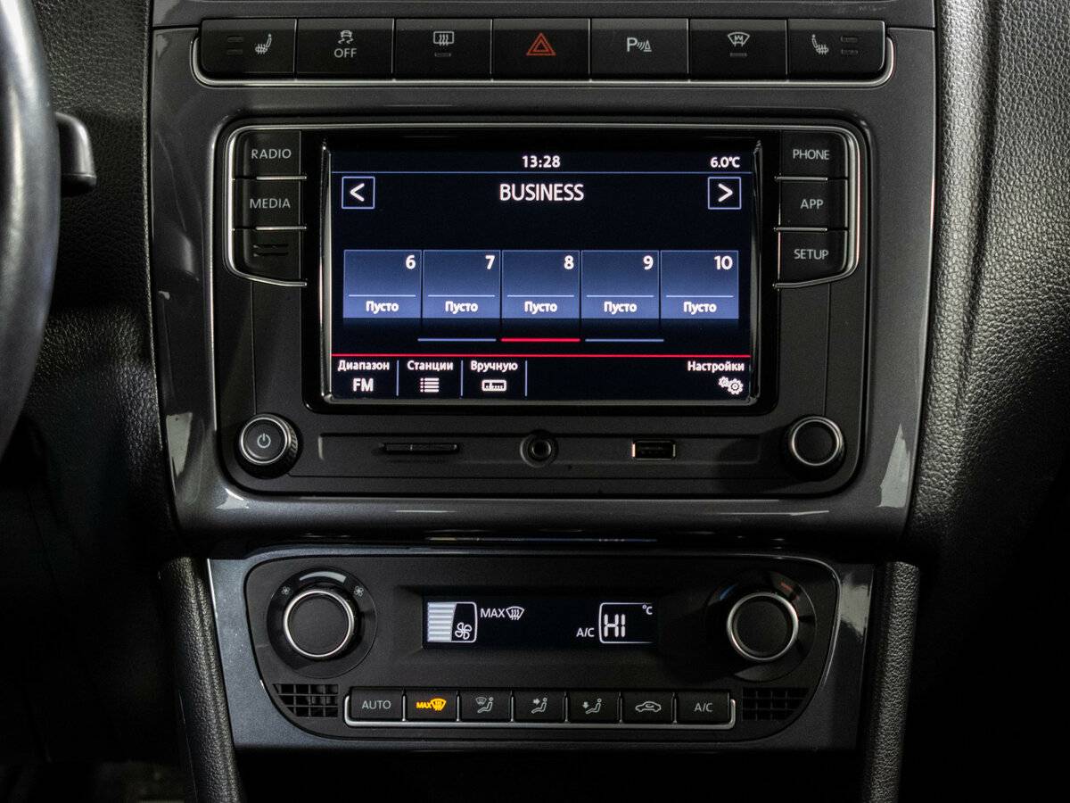 Volkswagen Polo с пробегом — 2018 год. Фото: #13