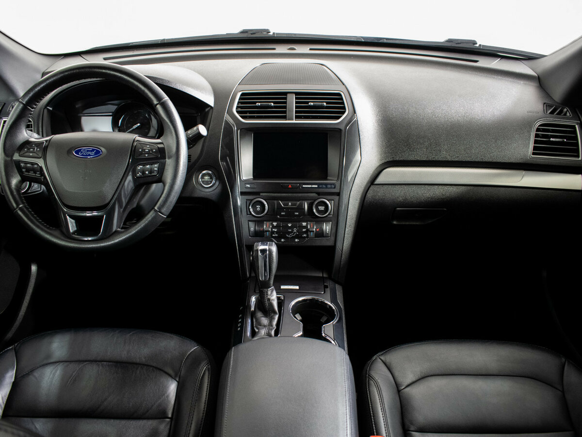 Ford Explorer с пробегом — 2018 год. Фото: #11