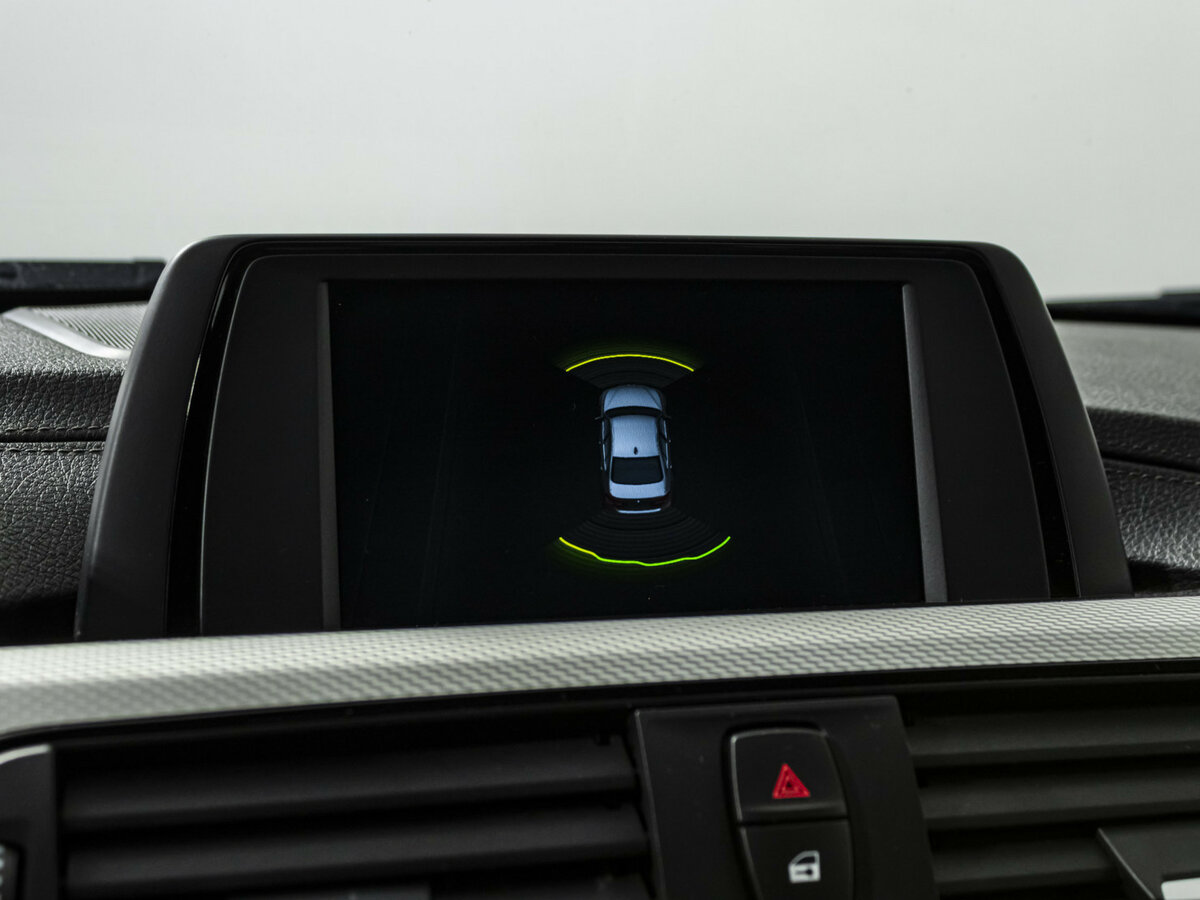 BMW 3 серии с пробегом — 2018 год. Фото: #12