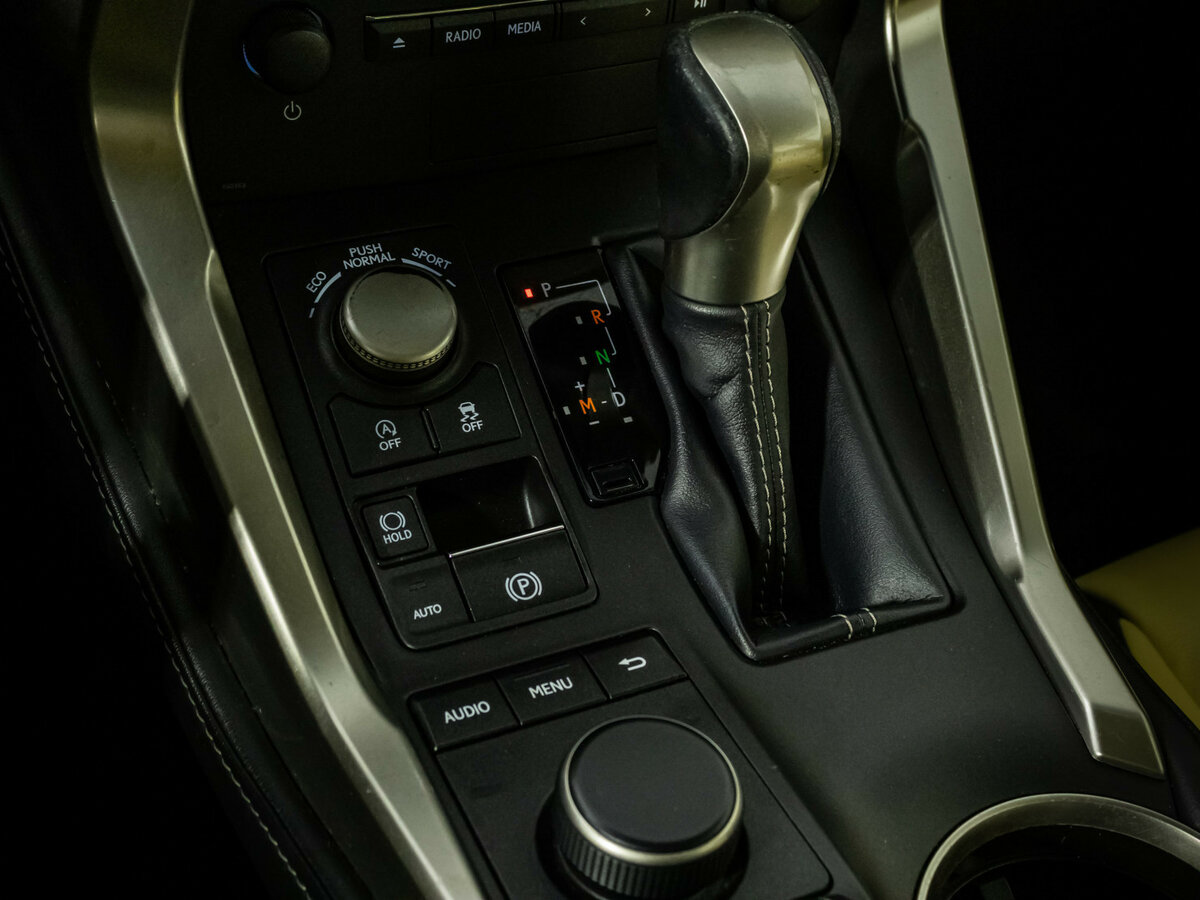 Lexus NX с пробегом — 2015 год. Фото: #15