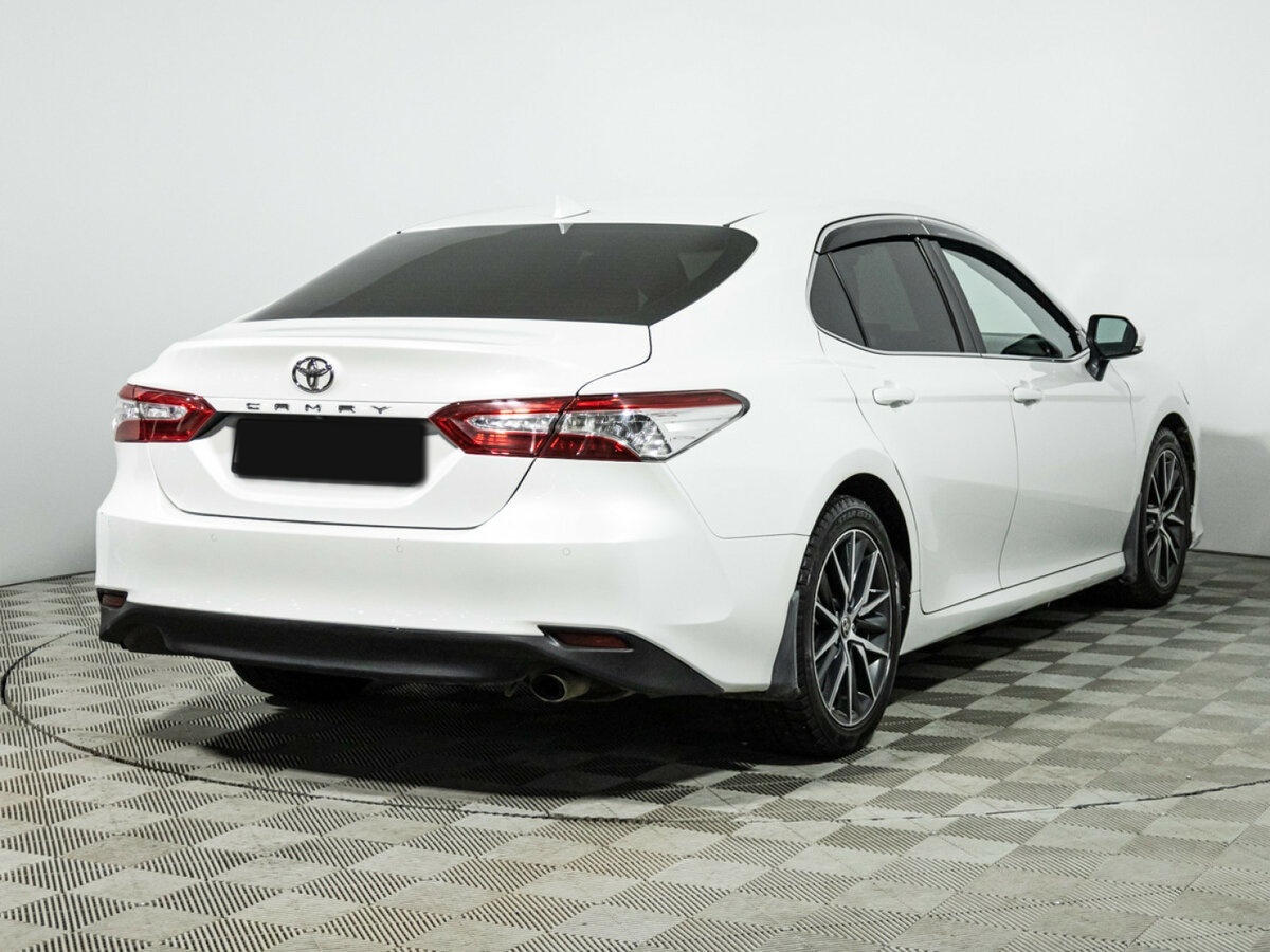 Toyota Camry с пробегом — 2021 год. Фото: #4