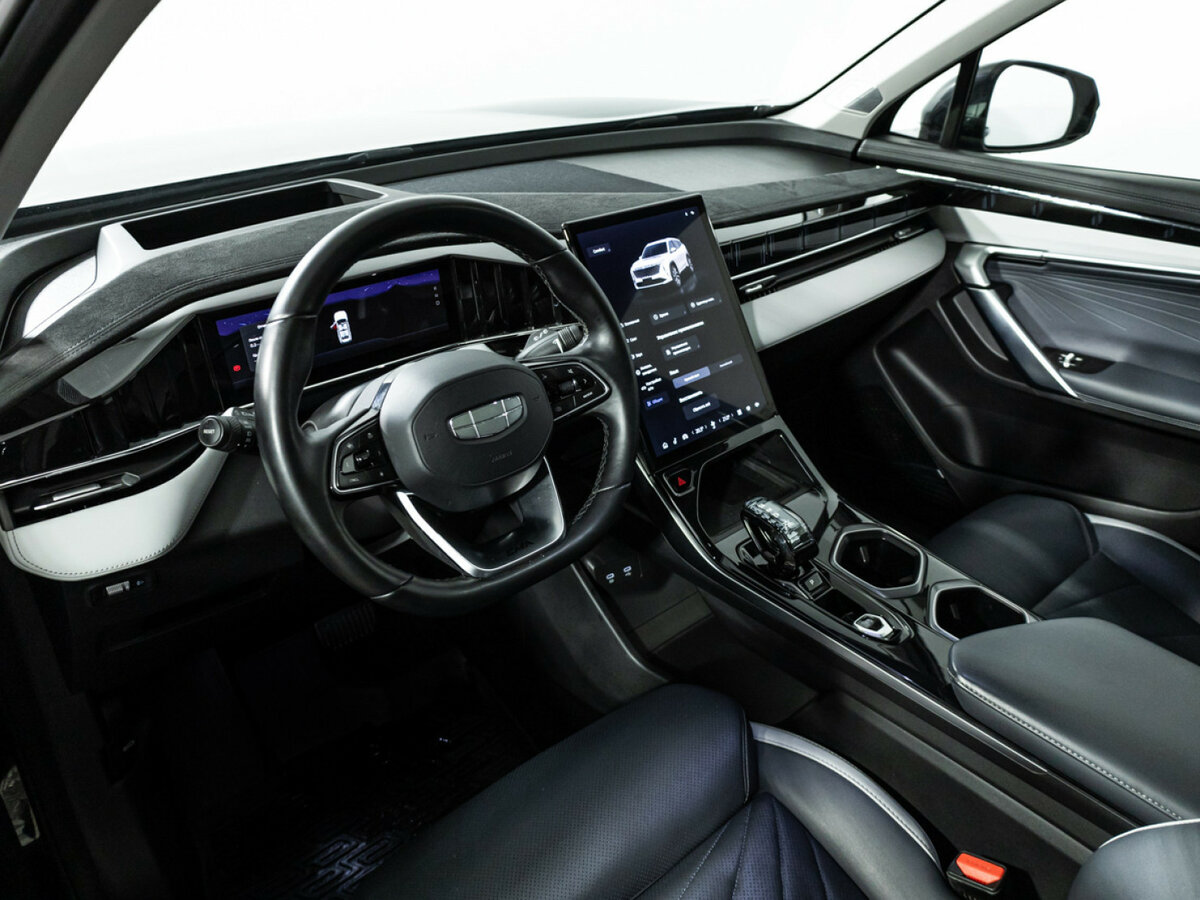 Geely Atlas с пробегом — 2024 год. Фото: #8