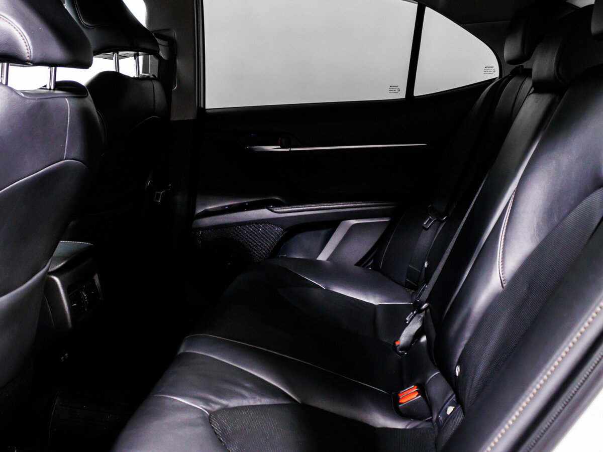 Toyota Camry с пробегом — 2019 год. Фото: #12