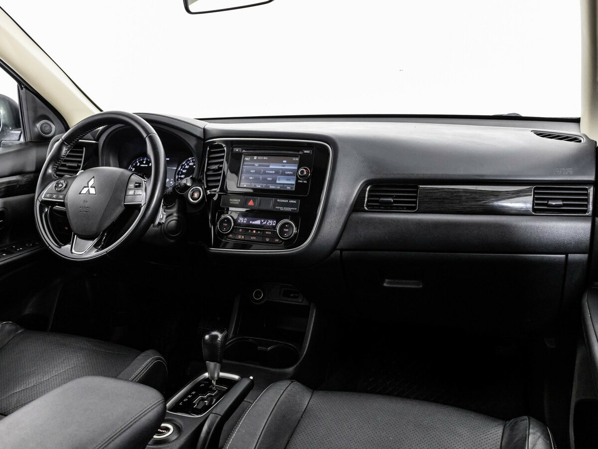 Mitsubishi Outlander с пробегом — 2016 год. Фото: #6