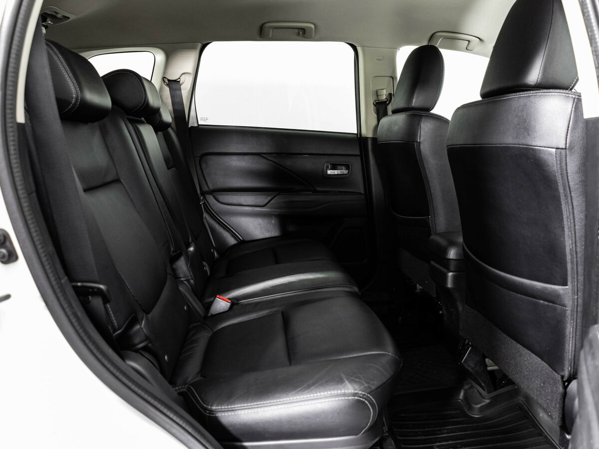 Mitsubishi Outlander с пробегом — 2016 год. Фото: #15